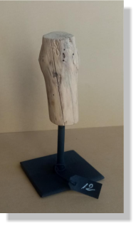 CORA�ANEGRA 2021   12�   6X6X13 cm.